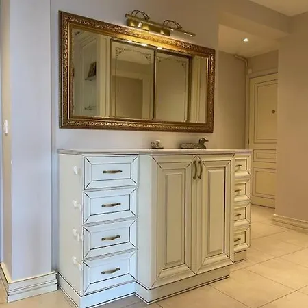 Elegant And Romantic In Luxury Area With Stunning Views Apartment Paris