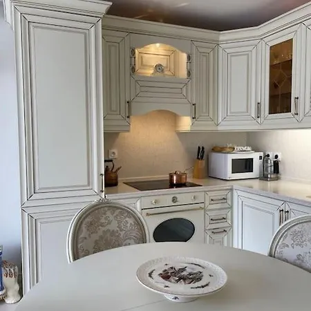 Elegant And Romantic In Luxury Area With Stunning Views Apartment Paris