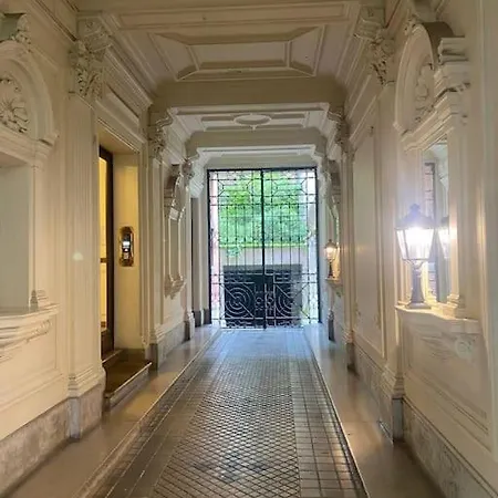 Elegant And Romantic In Luxury Area With Stunning Views Apartment Paris
